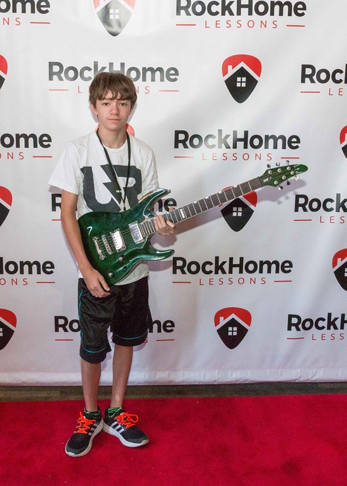 redcarpets.com-step-repeat-may-16-backdrop-rockhomelessons6