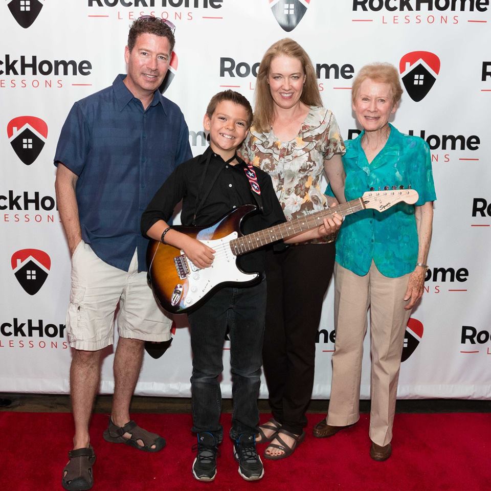 redcarpets.com-step-repeat-may-16-backdrop-rockhomelessons8