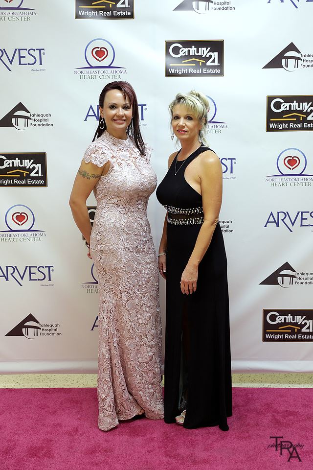 redcarpets.com-steprepeat-tra-photography-hearts-of-gold-gala-1710