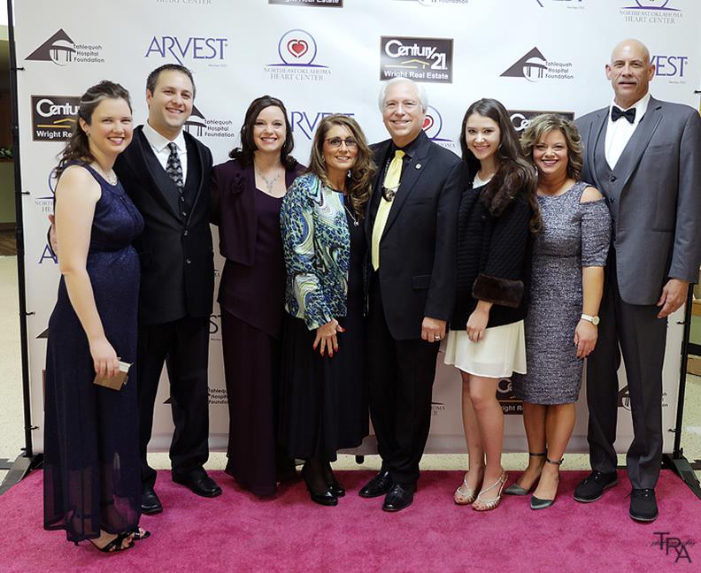 redcarpets.com-steprepeat-tra-photography-hearts-of-gold-gala-176