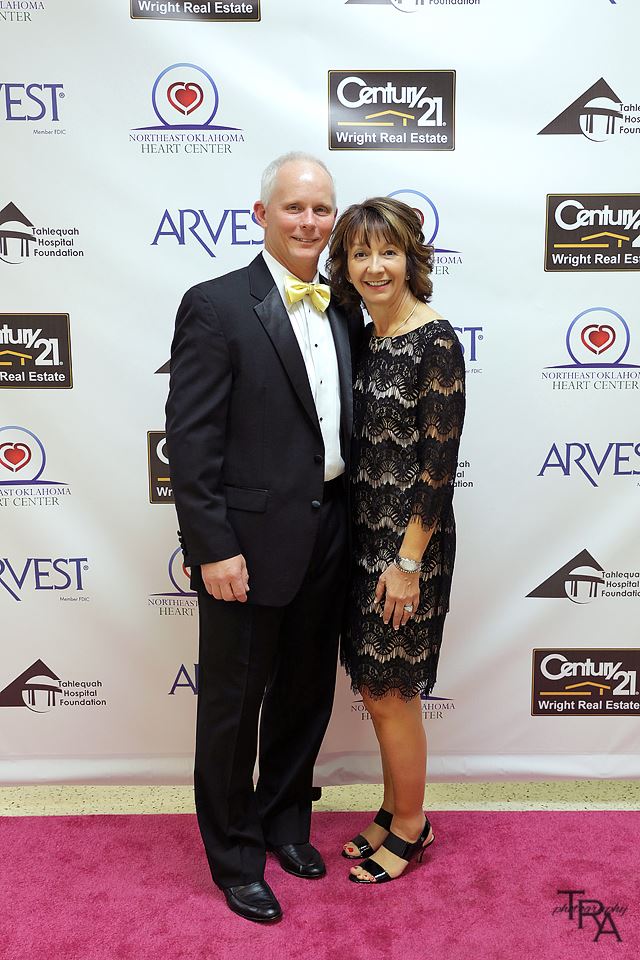 redcarpets.com-steprepeat-tra-photography-hearts-of-gold-gala-179
