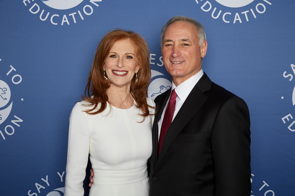 redcarpets.com-steprepeat-backdrop-sayyestoeducation-30th-anniversary-2