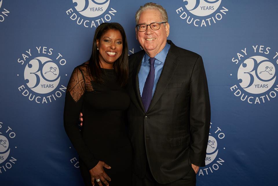 redcarpets.com-steprepeat-backdrop-sayyestoeducation-30th-anniversary-4