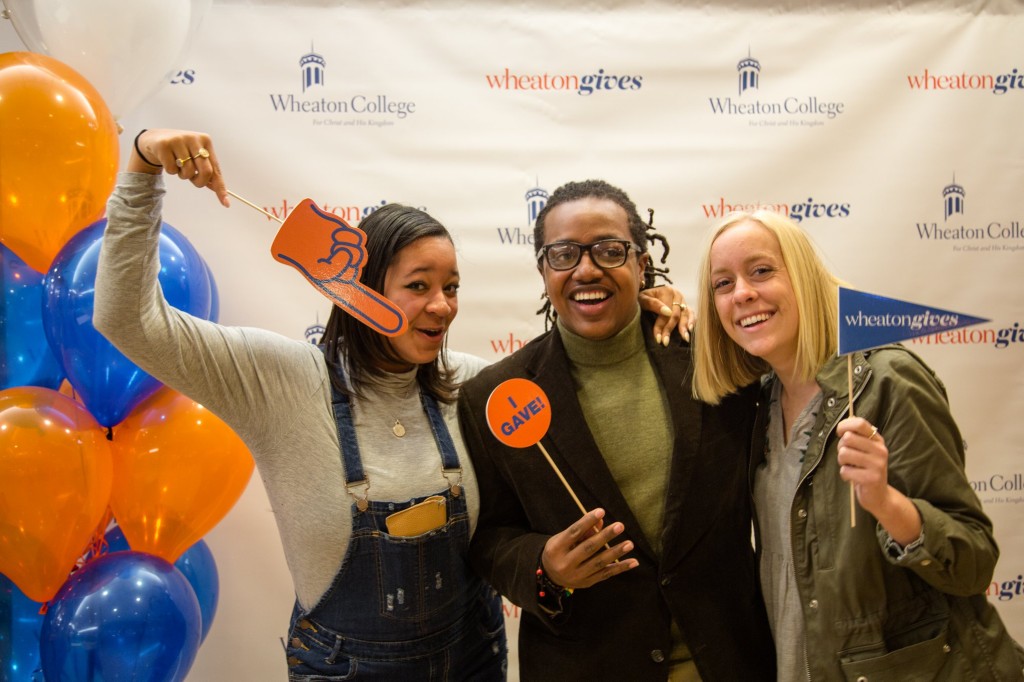 redcarpets.com-step-repeat-fabric-vinyl-red-carpet-wheaton-giving-day-wheatongives-2019-3