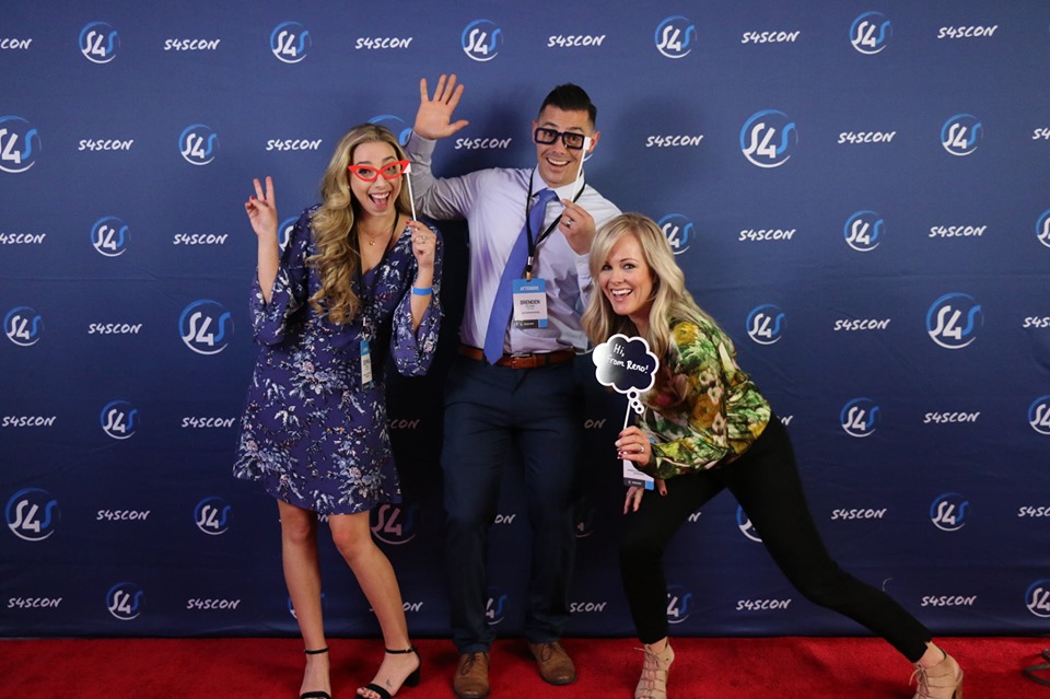 redcarpets.com-step-repeat-fabric-s4scon-2019-2