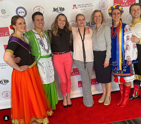 redcarpets.com-step-repeat-dancers-for-dogs-5