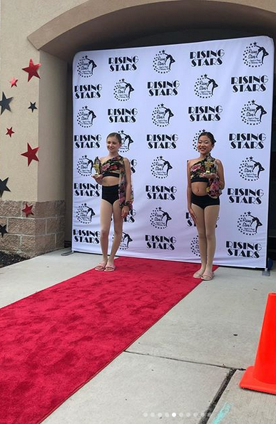 redcarpets.com-step-repeat-red-carpet-event-rising-stars-2020-1