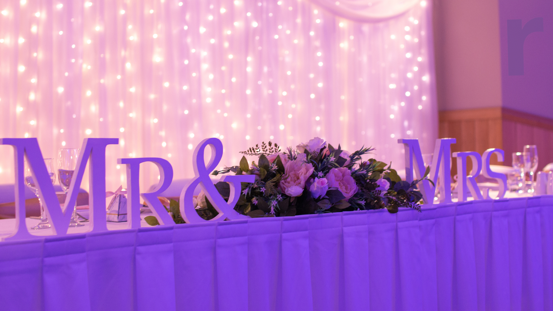 8 Beautiful Backdrop Ideas for a Stunning Wedding!