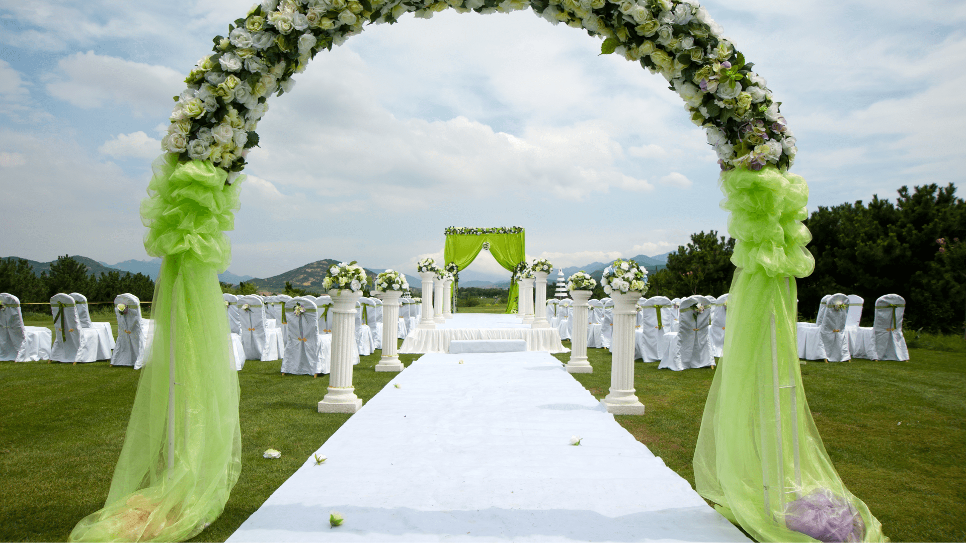 Transforming Your Outdoor Wedding or Prom with Red Carpets Custom Event Solutions