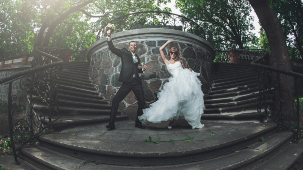 Create a Celebrity-Inspired Wedding-min